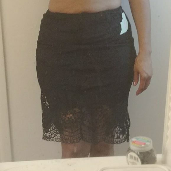 Lace Skirt - Picture 4 of 7
